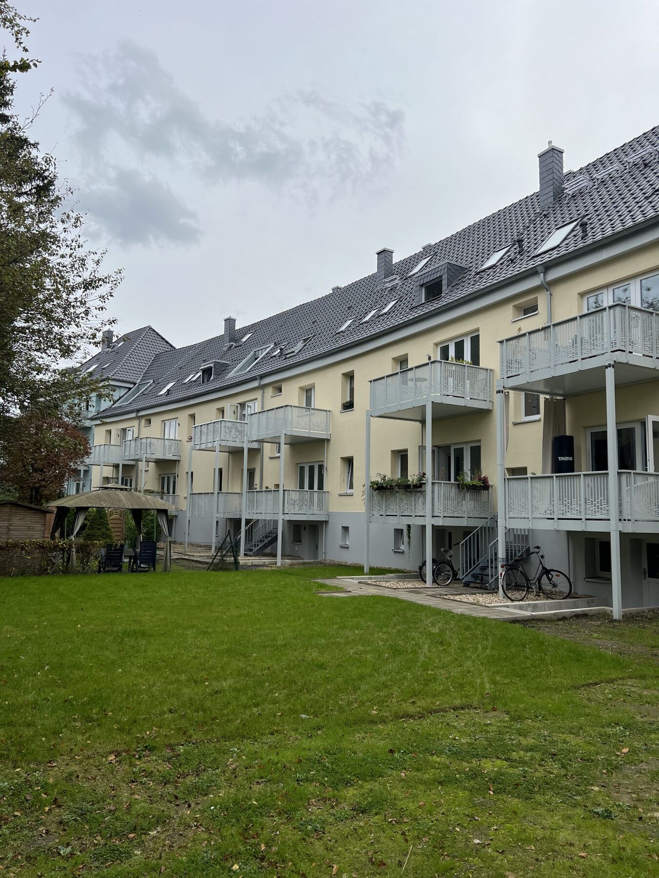 Hofseite einer Zeile