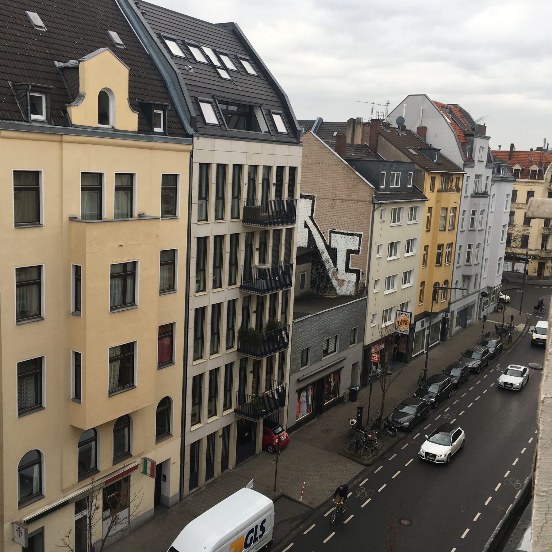 Gründerzeitzeile von oben, Blick über die Straße